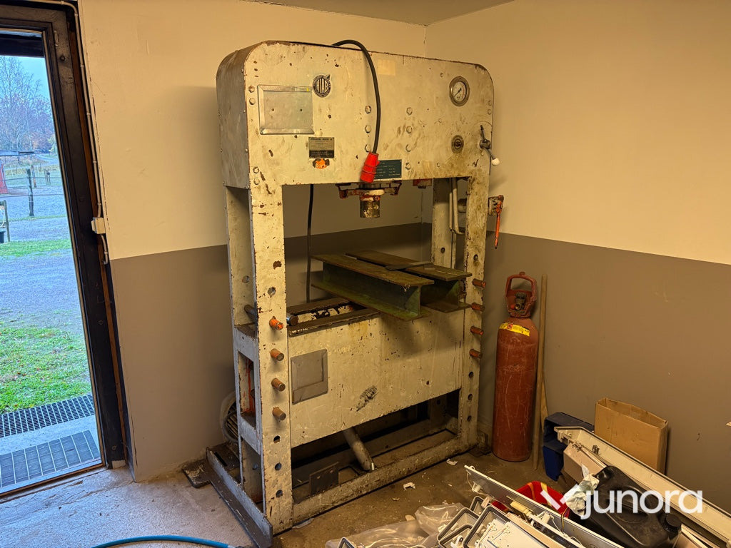 Hydraulpress - Hiab H100E, 100 ton - Металлообрабатывающий станок: фото 2 Hydraulpress - Hiab H100E, 100 ton - Металлообрабатывающий станок: фото 2