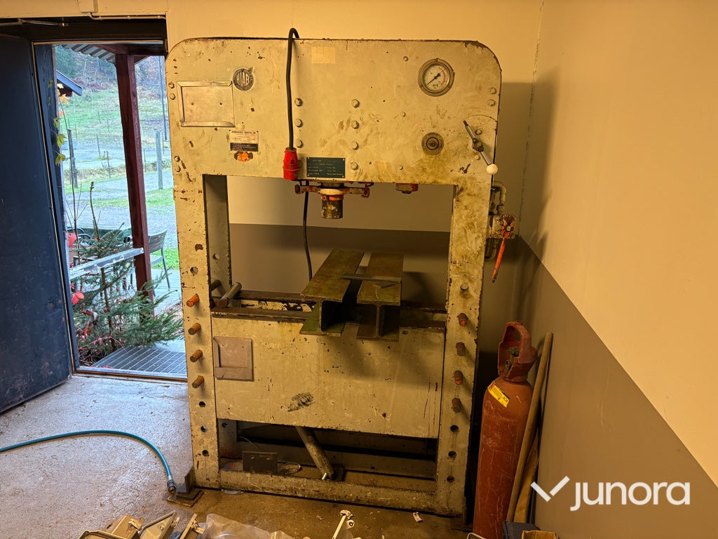 Hydraulpress - Hiab H100E, 100 ton - Металлообрабатывающий станок: фото 1 Hydraulpress - Hiab H100E, 100 ton - Металлообрабатывающий станок: фото 1