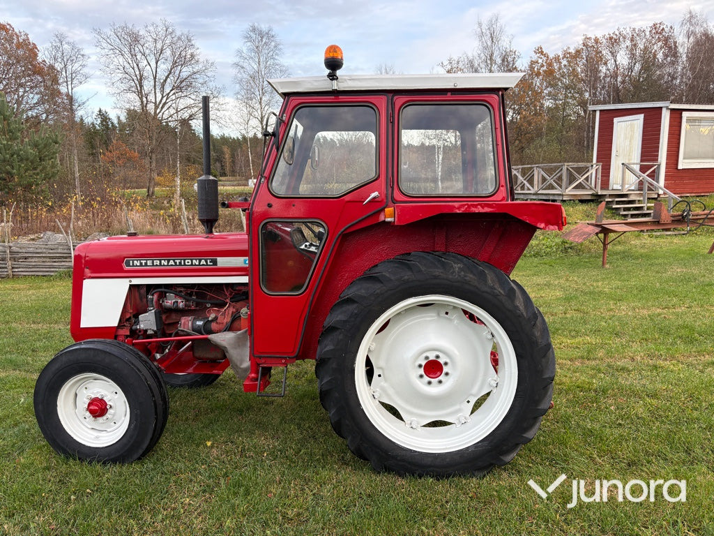 Traktor - International 444 - Трактор: фото 2 Traktor - International 444 - Трактор: фото 2