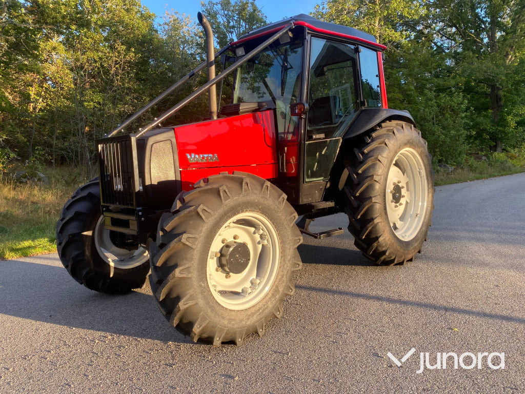 Valtra valmet A95 2003 fullt skogsutrustad - Трактор: фото 1 Valtra valmet A95 2003 fullt skogsutrustad - Трактор: фото 1