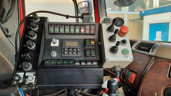 Подметально-уборочная машина DAF FA  CF-75: фото 7