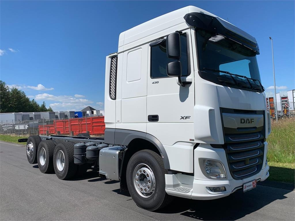 DAF XF 430 FAW 8x4*4 Tridem  - Грузовик-шасси: фото 2 DAF XF 430 FAW 8x4*4 Tridem  - Грузовик-шасси: фото 2