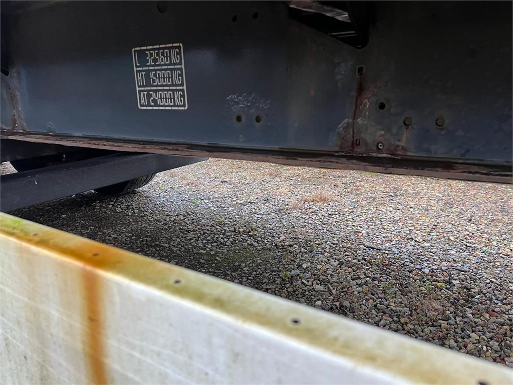 Krone 13,6 mtr - Полуприцеп бортовой/ Платформа: фото 5 Krone 13,6 mtr - Полуприцеп бортовой/ Платформа: фото 5