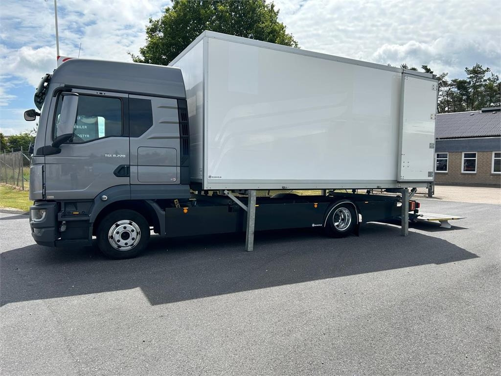 MAN TGL 8-220 4x2 BL incl. 2 stk veksellad - Грузовик-контейнеровоз/ Сменный кузов: фото 4 MAN TGL 8-220 4x2 BL incl. 2 stk veksellad - Грузовик-контейнеровоз/ Сменный кузов: фото 4
