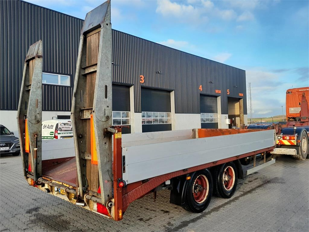 MTDK KC200 11,8 ton 5,2 mtr lad + ramper - Низкорамный прицеп: фото 3 MTDK KC200 11,8 ton 5,2 mtr lad + ramper - Низкорамный прицеп: фото 3