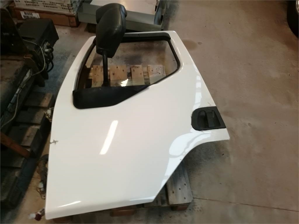 Volvo Fører dør til Volvo FE - Дверь и запчасти для Грузовиков: фото 1 Volvo Fører dør til Volvo FE - Дверь и запчасти для Грузовиков: фото 1