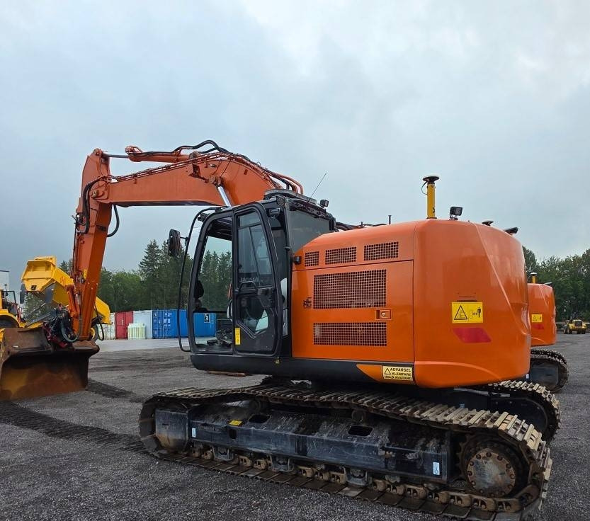 Hitachi ZX 225 US R LC-6 - Гусеничный экскаватор: фото 1 Hitachi ZX 225 US R LC-6 - Гусеничный экскаватор: фото 1