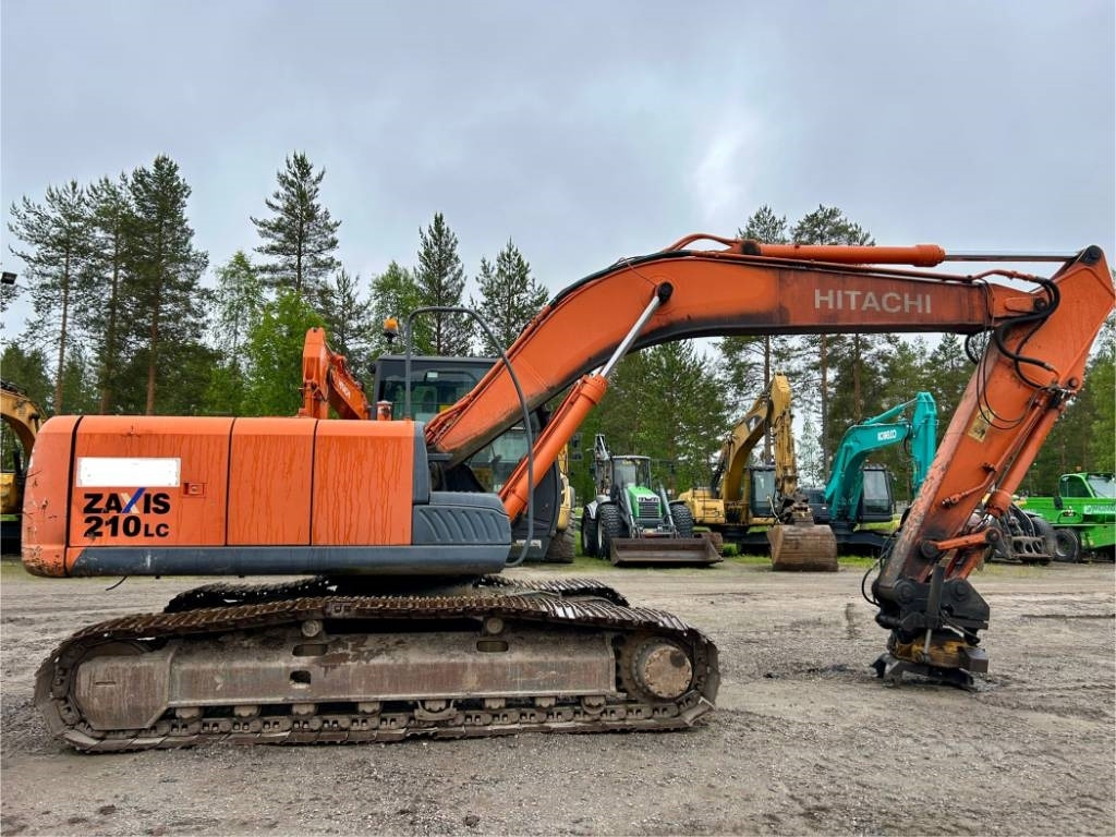 Hitachi ZX210LC-3 - Гусеничный экскаватор: фото 3 Hitachi ZX210LC-3 - Гусеничный экскаватор: фото 3