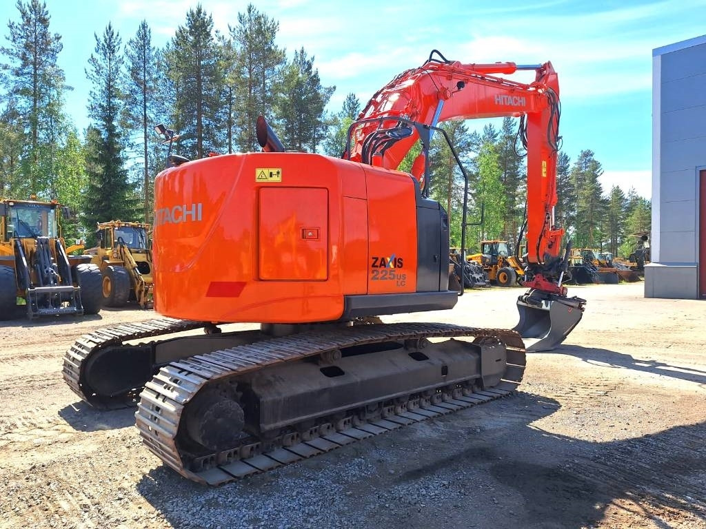 Hitachi ZX225USLC-5 PYÖRITTÄJÄ+PIHDIT YM. - Гусеничный экскаватор: фото 4 Hitachi ZX225USLC-5 PYÖRITTÄJÄ+PIHDIT YM. - Гусеничный экскаватор: фото 4
