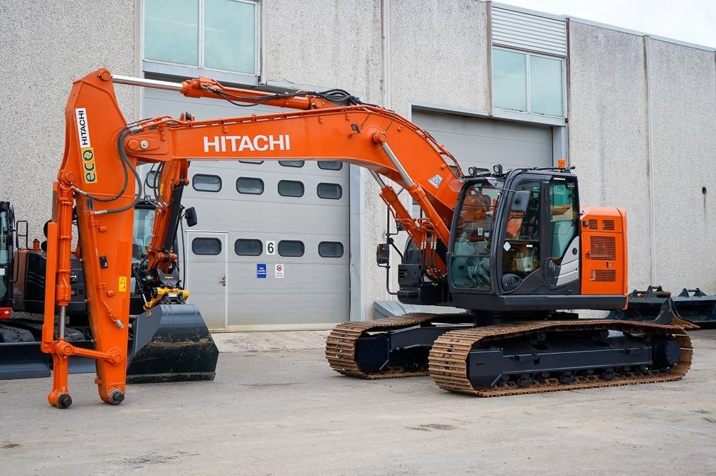 Hitachi ZX225USLC-6 - Гусеничный экскаватор: фото 2 Hitachi ZX225USLC-6 - Гусеничный экскаватор: фото 2