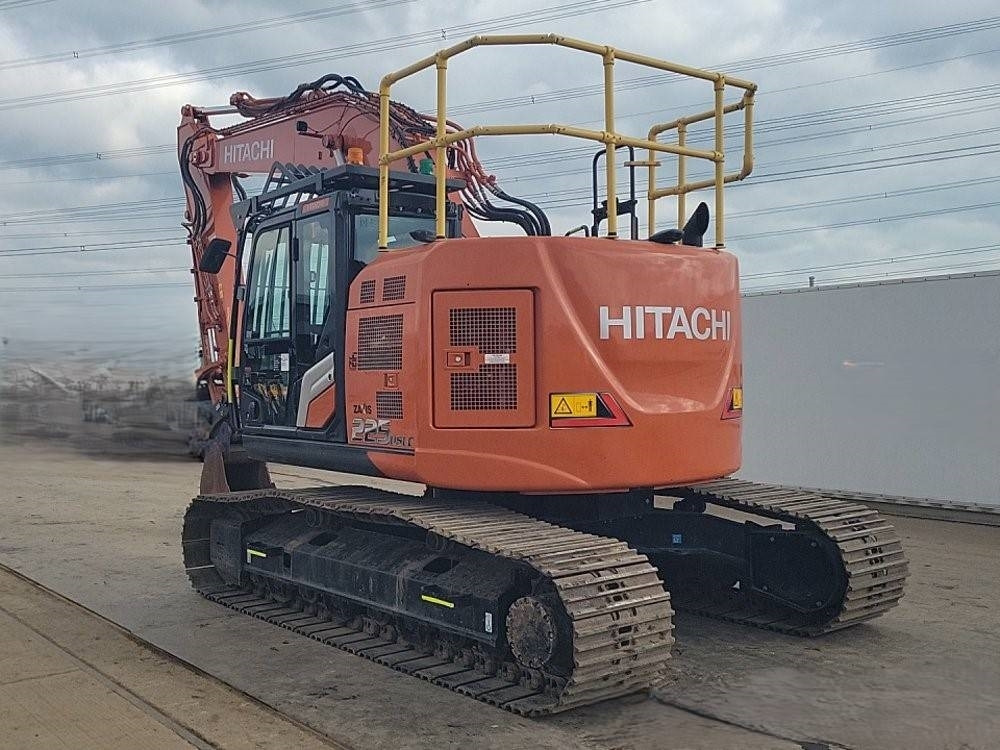 Hitachi ZX225USLC-7 - Гусеничный экскаватор: фото 1 Hitachi ZX225USLC-7 - Гусеничный экскаватор: фото 1