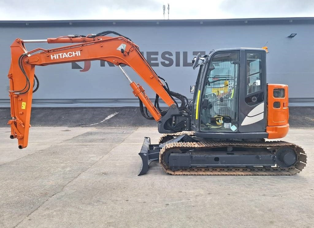 Hitachi ZX85USB-6 - Мини-экскаватор: фото 1 Hitachi ZX85USB-6 - Мини-экскаватор: фото 1