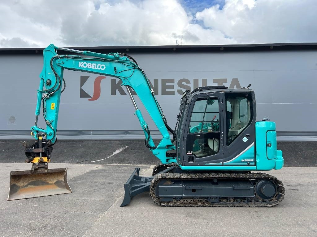 Kobelco SK85MSR-3 PYÖRITTÄJÄLLÄ - Мини-экскаватор: фото 1 Kobelco SK85MSR-3 PYÖRITTÄJÄLLÄ - Мини-экскаватор: фото 1