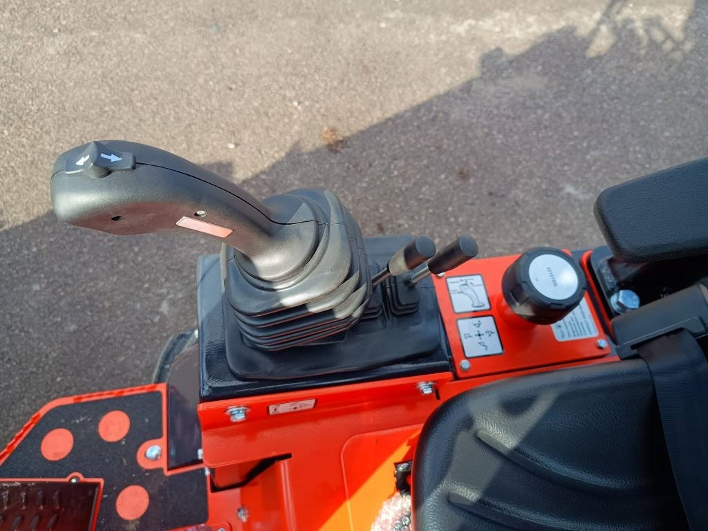 Новый Компактный фронтальный погрузчик Kubota RT105-2 TELEPUOMI: фото 16