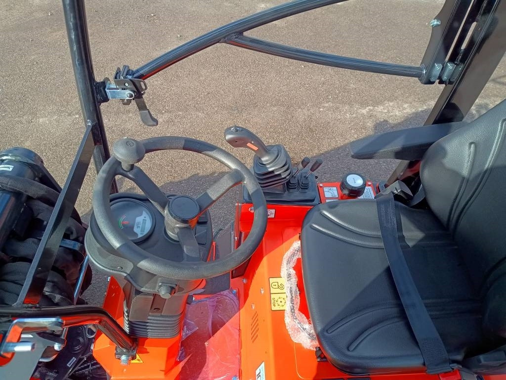 Новый Компактный фронтальный погрузчик Kubota RT105-2 TELEPUOMI: фото 15