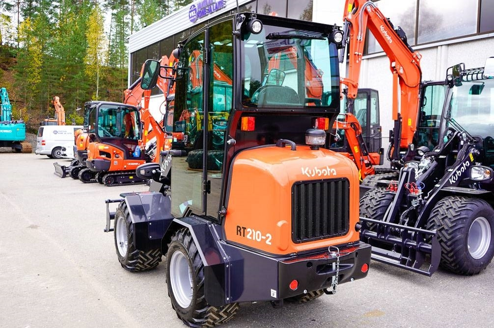 Новый Компактный фронтальный погрузчик Kubota RT210-2 UUSI: фото 8