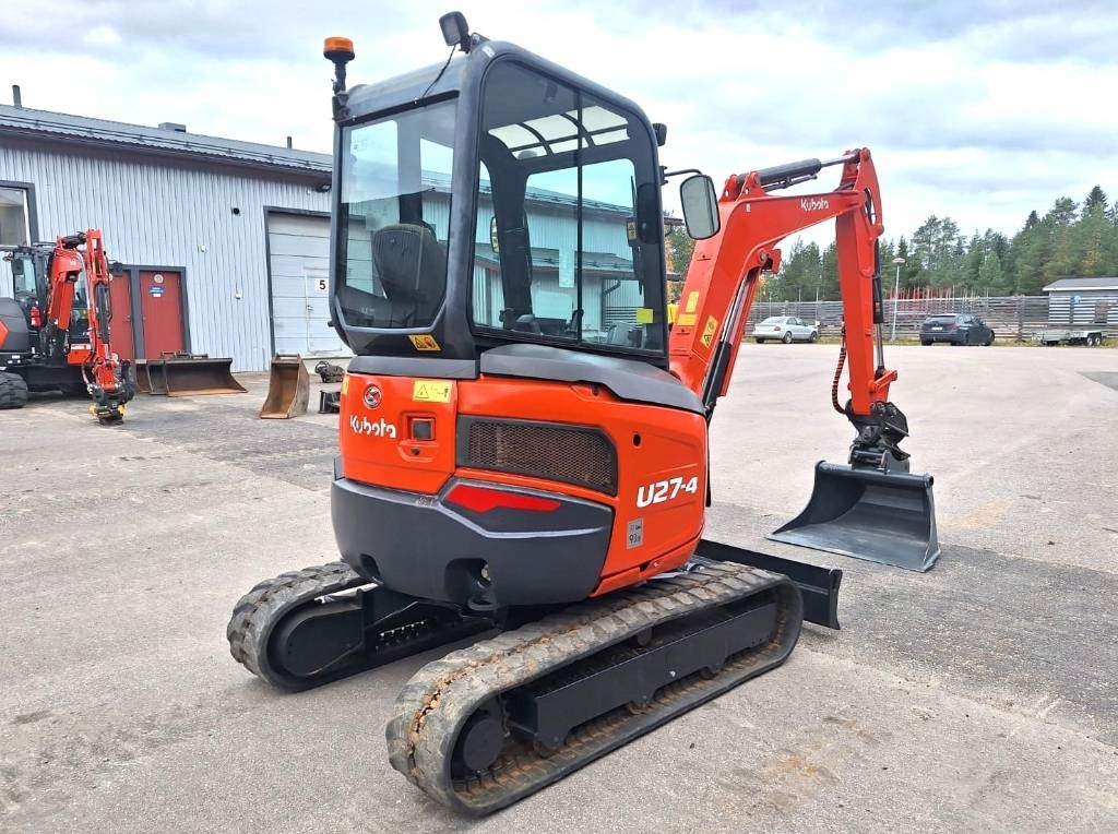 Kubota U27-4 KALLISTAJALLA, HUOLLETTU  - Мини-экскаватор: фото 4 Kubota U27-4 KALLISTAJALLA, HUOLLETTU  - Мини-экскаватор: фото 4