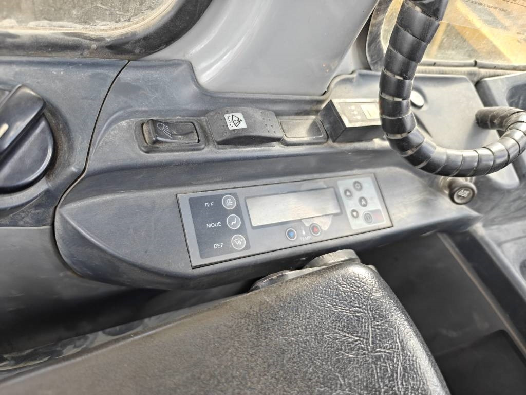 New Holland E225BSR ENGCONILLA - Гусеничный экскаватор: фото 3 New Holland E225BSR ENGCONILLA - Гусеничный экскаватор: фото 3