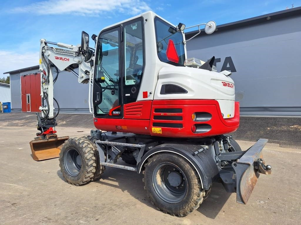 Takeuchi MYYTY! SOLD! TB295W PYÖRITTÄJÄLLÄ - Колёсный экскаватор: фото 2 Takeuchi MYYTY! SOLD! TB295W PYÖRITTÄJÄLLÄ - Колёсный экскаватор: фото 2
