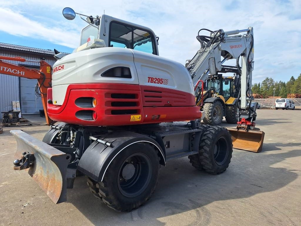 Takeuchi MYYTY! SOLD! TB295W PYÖRITTÄJÄLLÄ - Колёсный экскаватор: фото 4 Takeuchi MYYTY! SOLD! TB295W PYÖRITTÄJÄLLÄ - Колёсный экскаватор: фото 4
