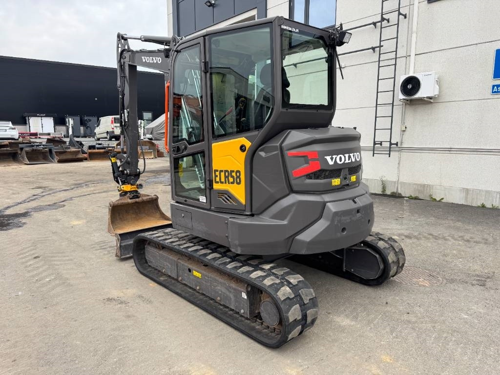 Volvo ECR58F PYÖRITTÄJÄLLÄ - Мини-экскаватор: фото 3 Volvo ECR58F PYÖRITTÄJÄLLÄ - Мини-экскаватор: фото 3