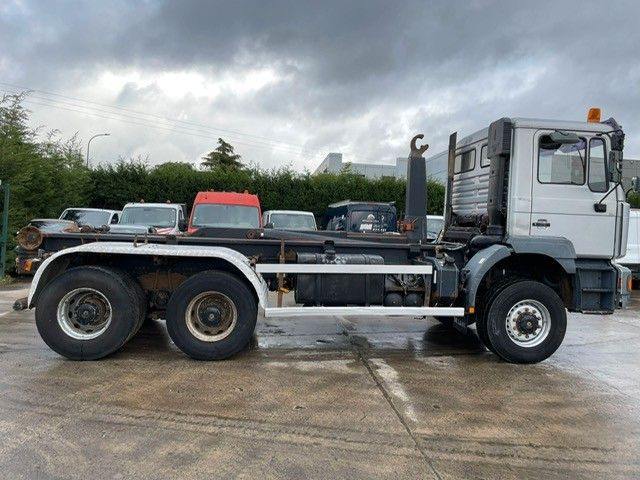 MAN 33-350. 6X6. Motorschaden. - Крюковой мультилифт: фото 1 MAN 33-350. 6X6. Motorschaden. - Крюковой мультилифт: фото 1