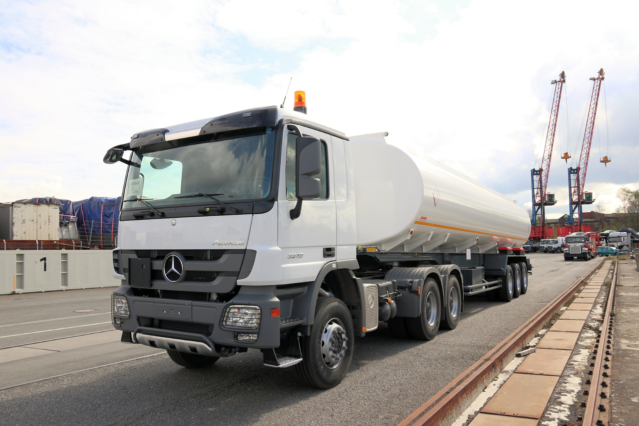 Новый Полуприцеп-цистерна для транспортировки топлива Sievering 45000 LITRES ADR SEMI REMORQUE CITERNE DE CARBURANT: фото 8