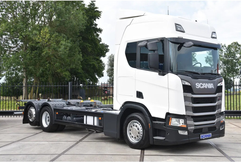 Scania R450 NGS 6x2*4NB - BDF - RETARDER - 703 TKM - FULL AIR - WHEELBASE: 495 CM - NAVI - TOP CONDITION - - Грузовик-контейнеровоз/ Сменный кузов: фото 1 Scania R450 NGS 6x2*4NB - BDF - RETARDER - 703 TKM - FULL AIR - WHEELBASE: 495 CM - NAVI - TOP CONDITION - - Грузовик-контейнеровоз/ Сменный кузов: фото 1