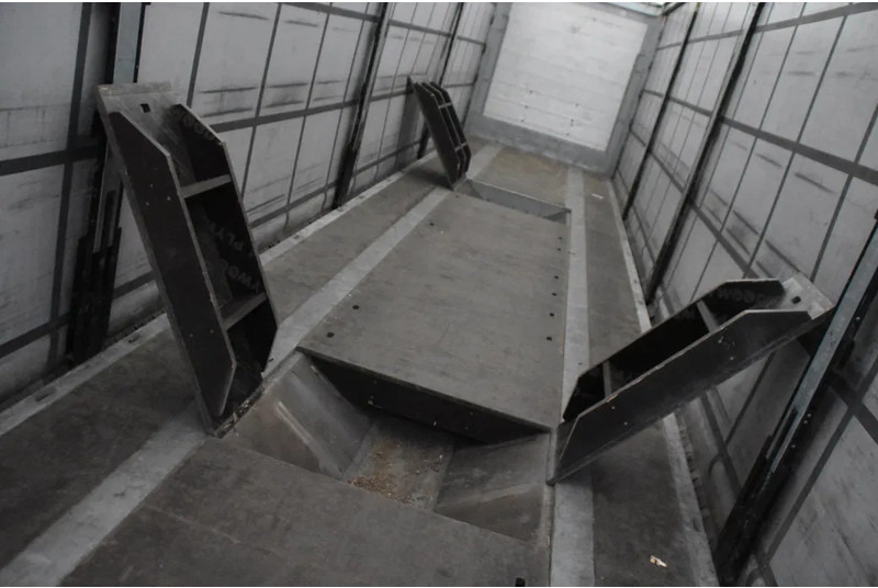 Schmitz Cargobull SCB*S3T - COIL - GALVANIZED - SLIDING CURTAINS/ROOF - DISC BRAKES - TOP CONDITION - - Тентованный полуприцеп: фото 3 Schmitz Cargobull SCB*S3T - COIL - GALVANIZED - SLIDING CURTAINS/ROOF - DISC BRAKES - TOP CONDITION - - Тентованный полуприцеп: фото 3