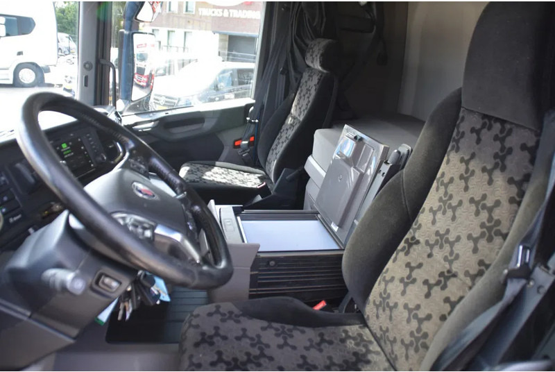 Scania R450 NGS 4x2 - RETARDER - 458 TKM - HYDRAULIC SYSTEM - ACC - NAVI - DIFF. LOCK - EXCELLENT CONDITION - - Тягач: фото 5 Scania R450 NGS 4x2 - RETARDER - 458 TKM - HYDRAULIC SYSTEM - ACC - NAVI - DIFF. LOCK - EXCELLENT CONDITION - - Тягач: фото 5
