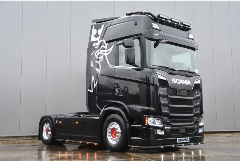 Scania S580 V8 NGS 4x2NB - HYDRAULICS - FULL AIR - RETARDER - 541 TKM - PARK. AIRCO - TV - PTO - ALCOA'S - LED - - Тягач: фото 2 Scania S580 V8 NGS 4x2NB - HYDRAULICS - FULL AIR - RETARDER - 541 TKM - PARK. AIRCO - TV - PTO - ALCOA'S - LED - - Тягач: фото 2