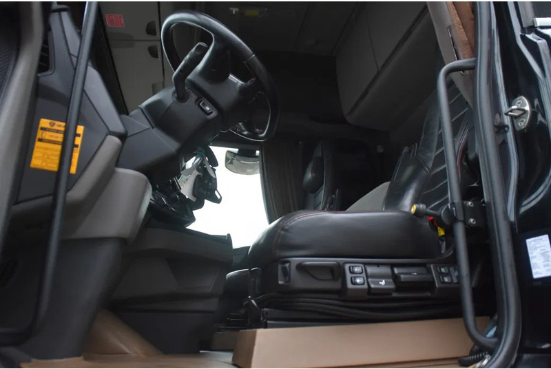 Scania S580 V8 NGS 4x2NB - HYDRAULICS - FULL AIR - RETARDER - 541 TKM - PARK. AIRCO - TV - PTO - ALCOA'S - LED - - Тягач: фото 5 Scania S580 V8 NGS 4x2NB - HYDRAULICS - FULL AIR - RETARDER - 541 TKM - PARK. AIRCO - TV - PTO - ALCOA'S - LED - - Тягач: фото 5