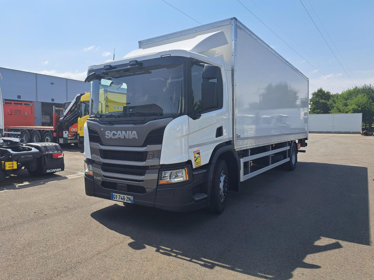 SCANIA SCANIA P280 4x2 Fourgon /Hayon 9L - Грузовик-шасси: фото 1 SCANIA SCANIA P280 4x2 Fourgon /Hayon 9L - Грузовик-шасси: фото 1