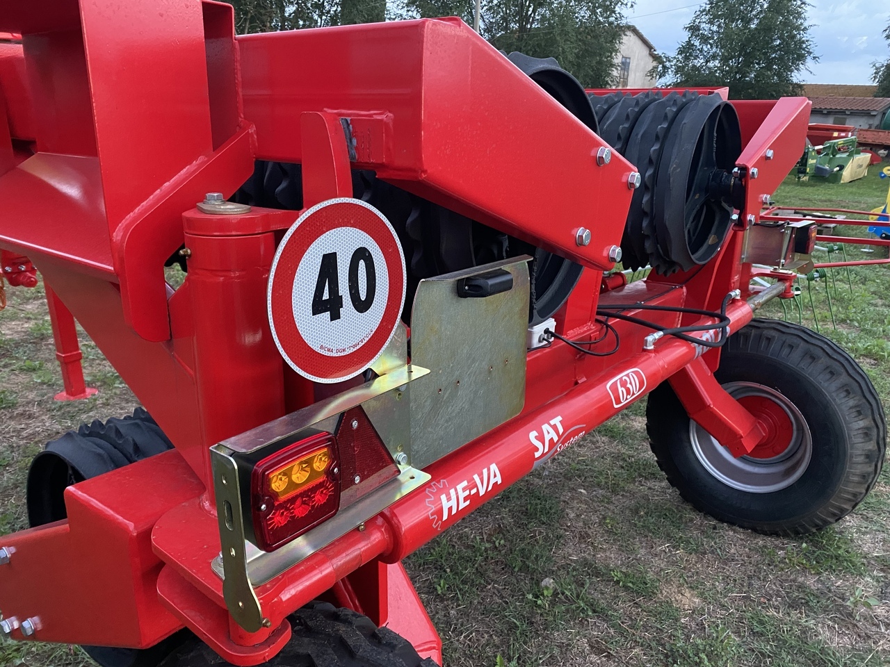 HE VA - Полевой каток: фото 1 HE VA - Полевой каток: фото 1