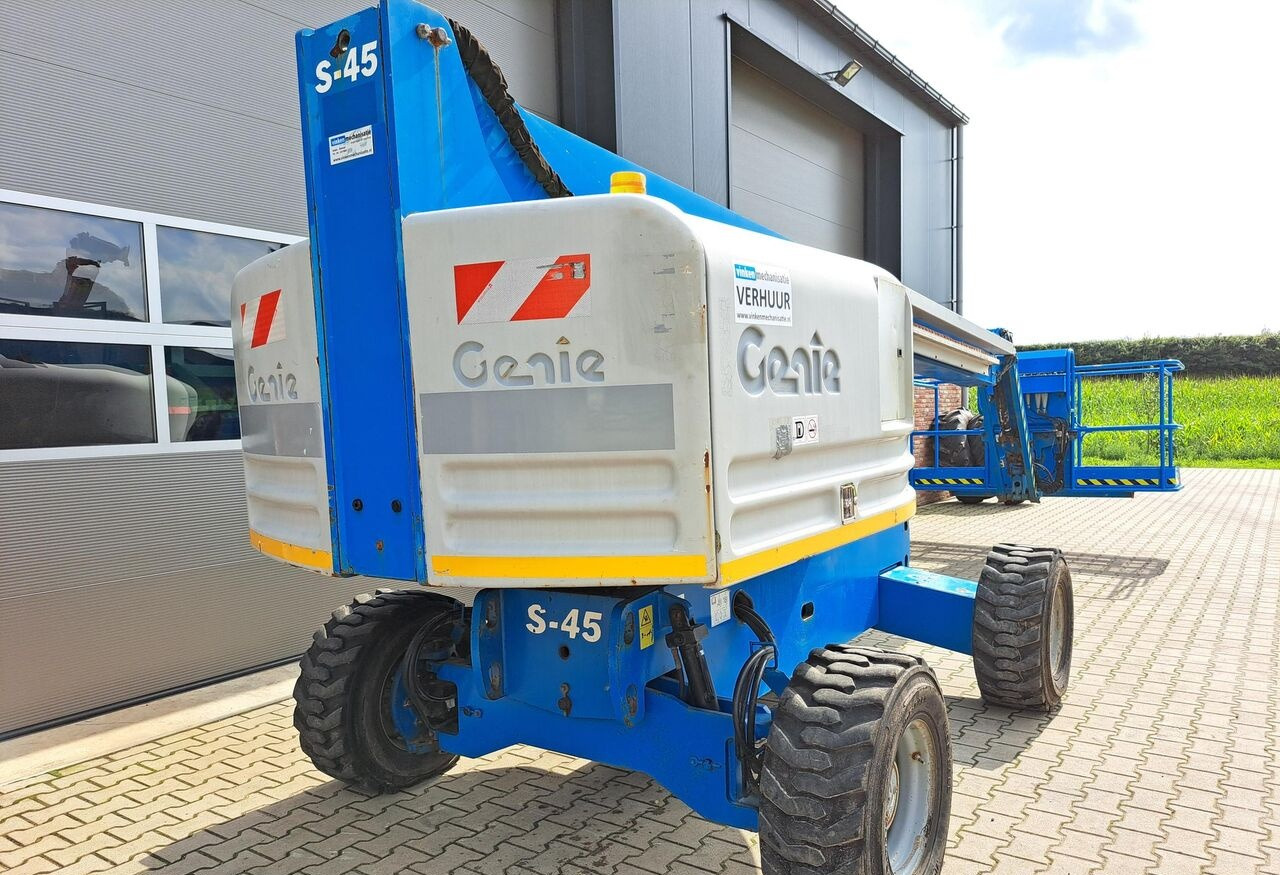 Genie S45 - Телескопический подъемник: фото 3 Genie S45 - Телескопический подъемник: фото 3