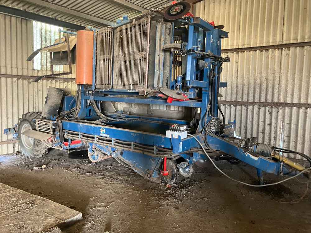 ASA-Lift ASA-Lift, WR300, Triple Bed Windrower - Уборочная машина для винограда: фото 1 ASA-Lift ASA-Lift, WR300, Triple Bed Windrower - Уборочная машина для винограда: фото 1