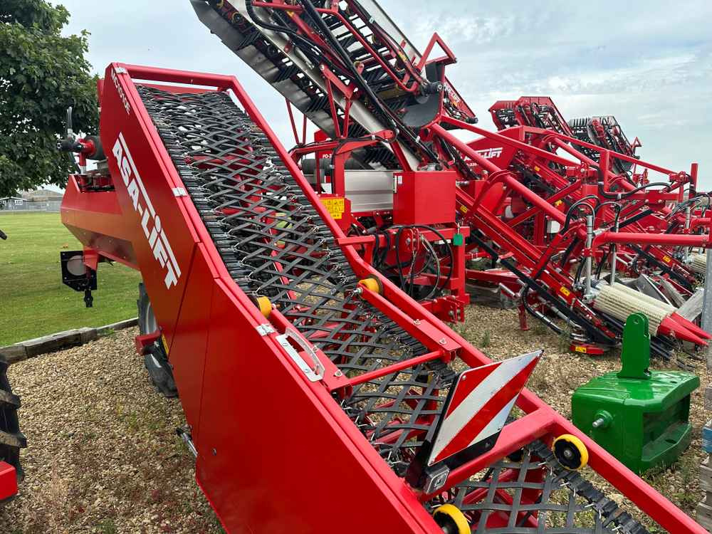 ASA-Lift MC1010E - Уборочная машина для винограда: фото 1 ASA-Lift MC1010E - Уборочная машина для винограда: фото 1