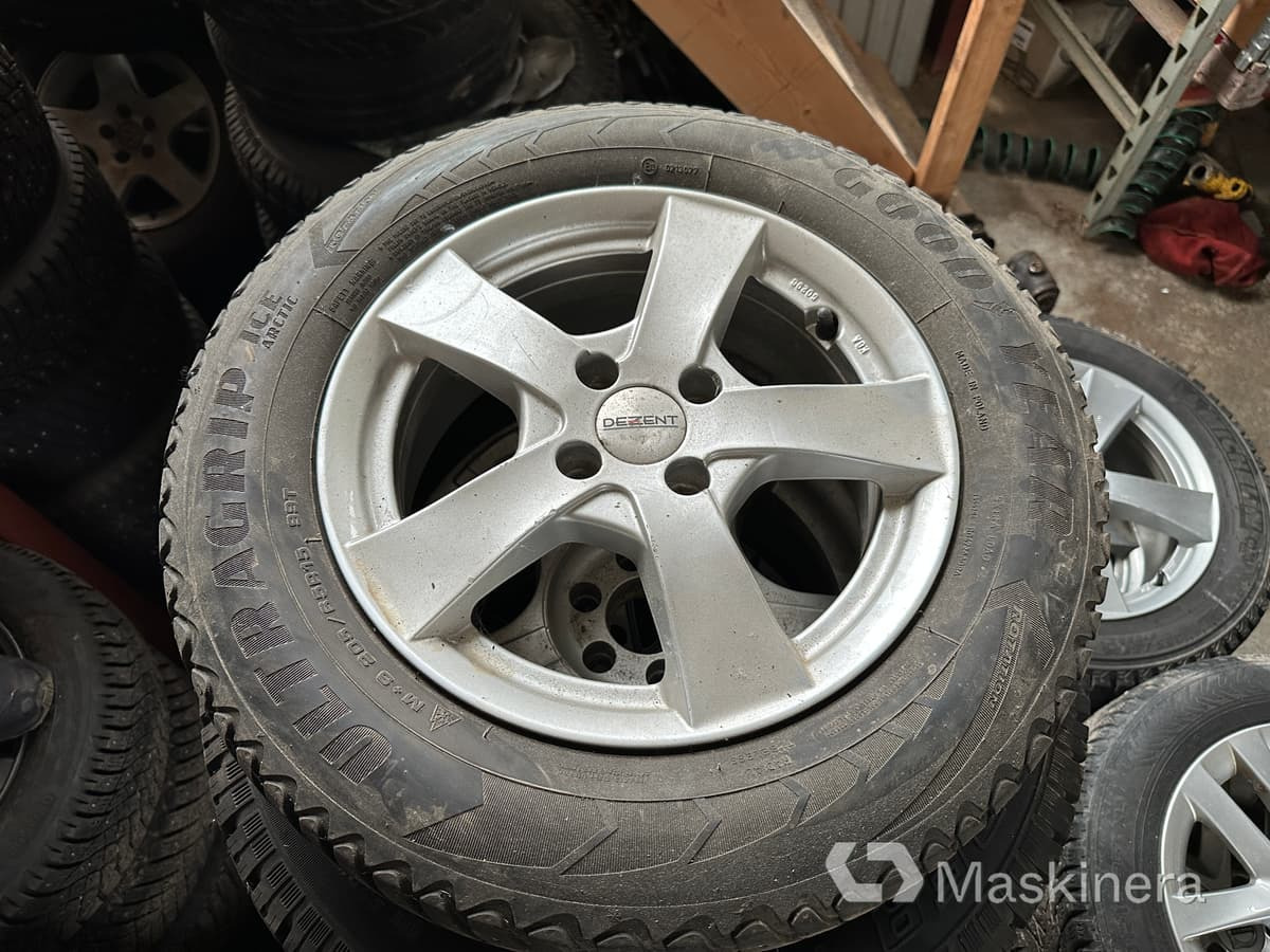 4 st dubbdäck på fälg Goodyear Ultragrip - Колесо для Коммерческих автомобилей: фото 1 4 st dubbdäck på fälg Goodyear Ultragrip - Колесо для Коммерческих автомобилей: фото 1