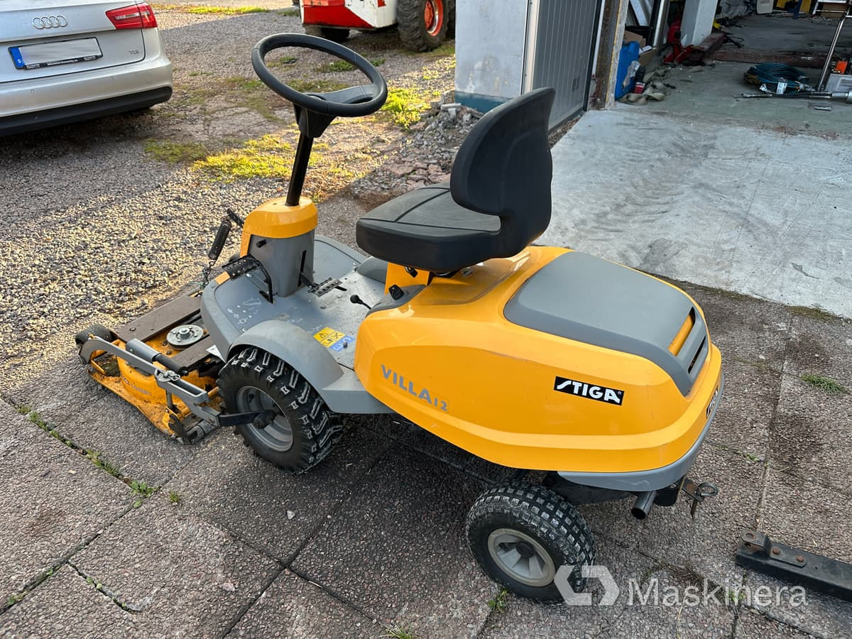 Åkgräsklippare Stiga Villa 12 med tillbehör - Газонокосилка: фото 3 Åkgräsklippare Stiga Villa 12 med tillbehör - Газонокосилка: фото 3