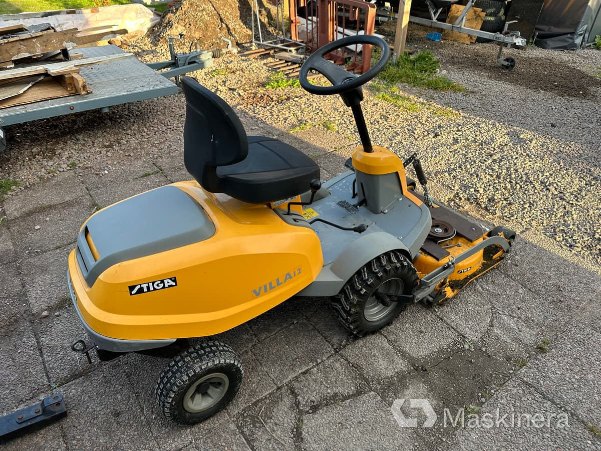 Åkgräsklippare Stiga Villa 12 med tillbehör - Газонокосилка: фото 2 Åkgräsklippare Stiga Villa 12 med tillbehör - Газонокосилка: фото 2