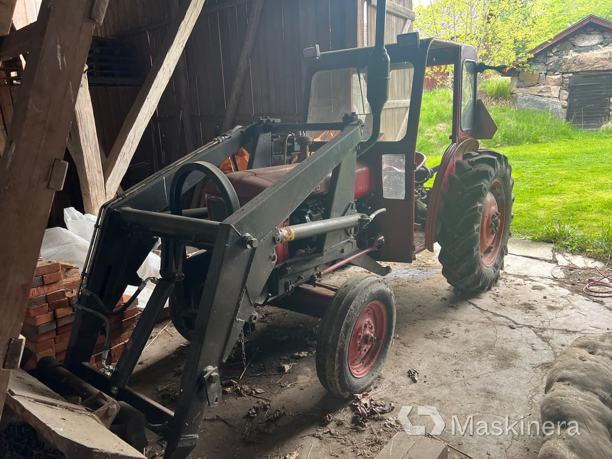 Bolinder Munktell 320 Traktor Volvo BM 320 med lastare - Трактор: фото 1 Bolinder Munktell 320 Traktor Volvo BM 320 med lastare - Трактор: фото 1