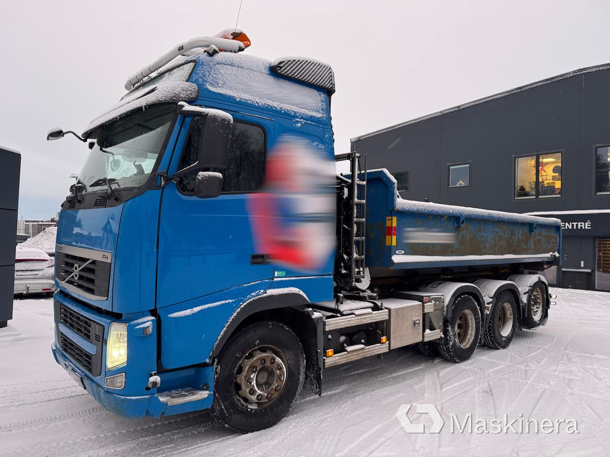 Lastväxlare Volvo FH470 tridem med grusflak - Другая техника: фото 1 Lastväxlare Volvo FH470 tridem med grusflak - Другая техника: фото 1
