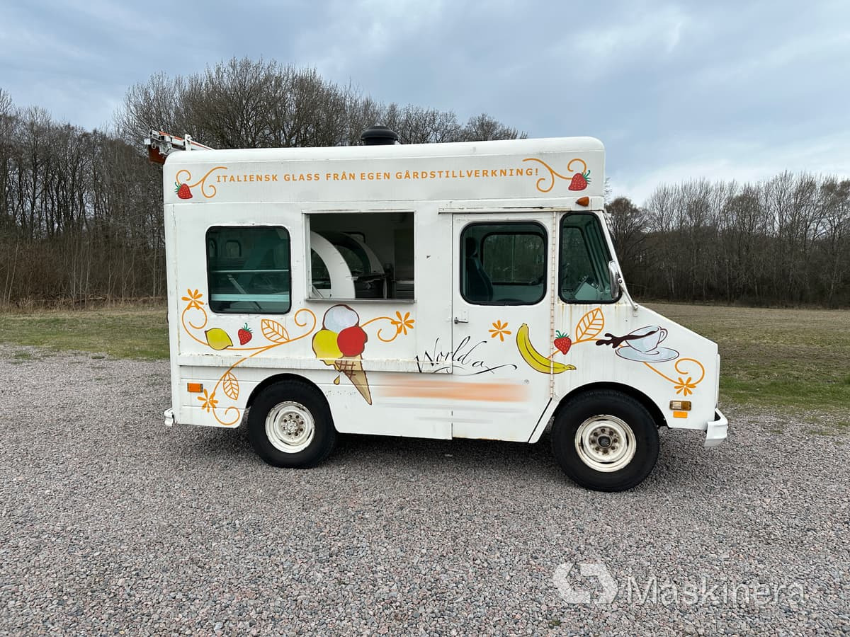 Foodtruck Chevrolet 1973 - Легковой фургон: фото 4 Foodtruck Chevrolet 1973 - Легковой фургон: фото 4