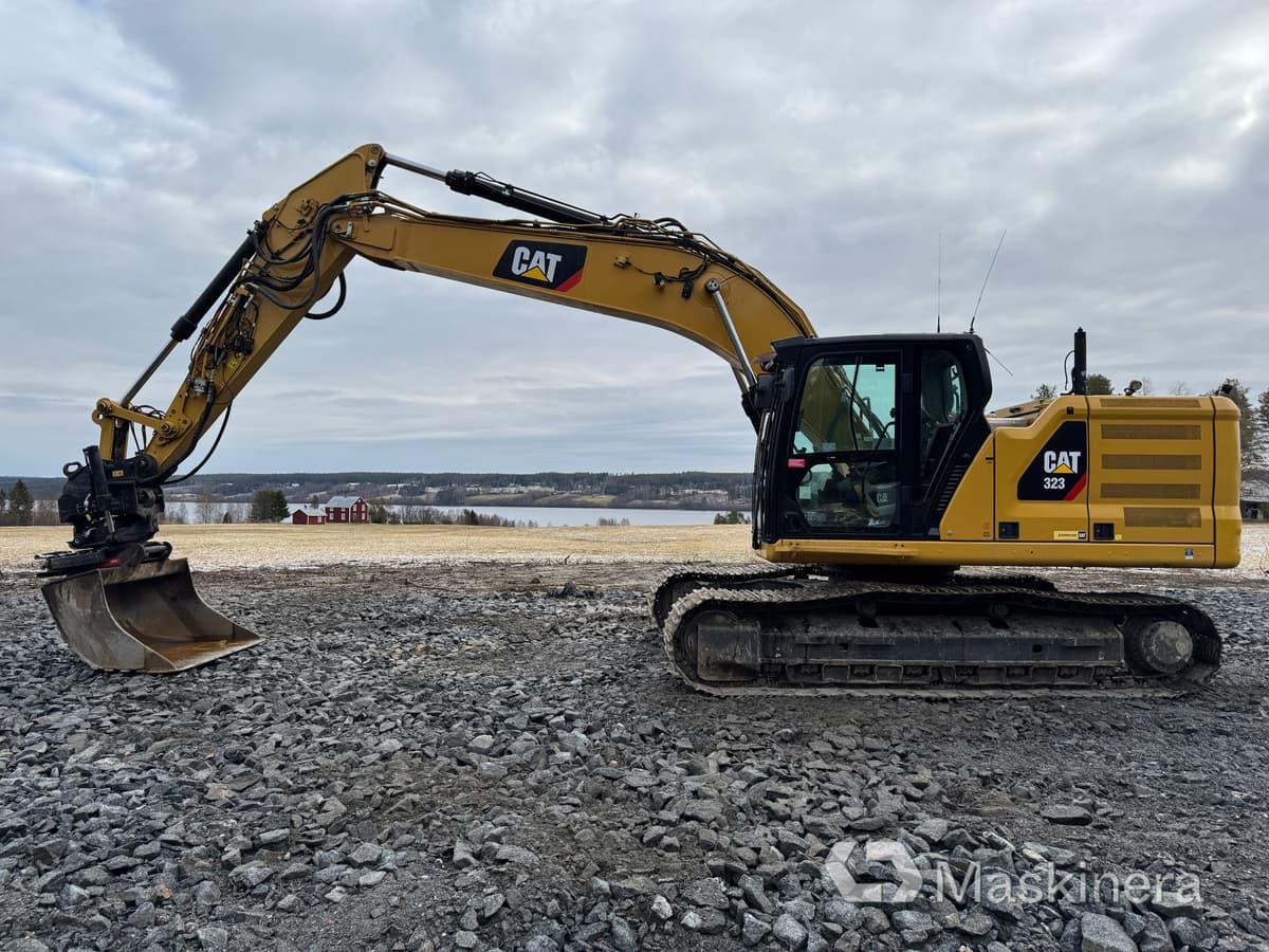 Grävmaskin Cat 323 Next Generation med tillbehör - Гусеничный экскаватор: фото 2 Grävmaskin Cat 323 Next Generation med tillbehör - Гусеничный экскаватор: фото 2