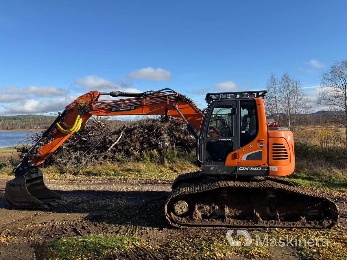 Grävmaskin Doosan DX140LCR-5 / Skördaraggregat 25RH - Гусеничный экскаватор: фото 2 Grävmaskin Doosan DX140LCR-5 / Skördaraggregat 25RH - Гусеничный экскаватор: фото 2