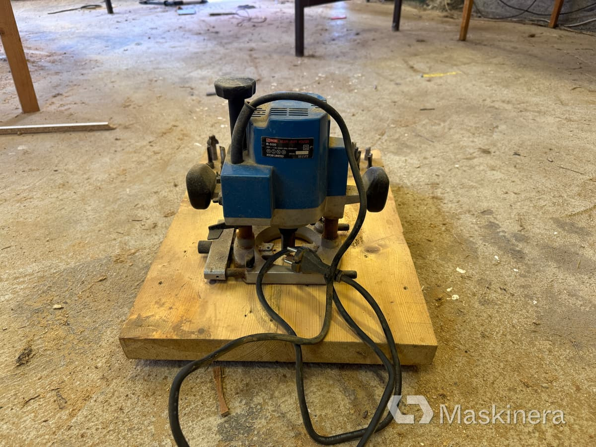 Handöverfräs RYOBI R-500 - Строительное оборудование: фото 4 Handöverfräs RYOBI R-500 - Строительное оборудование: фото 4