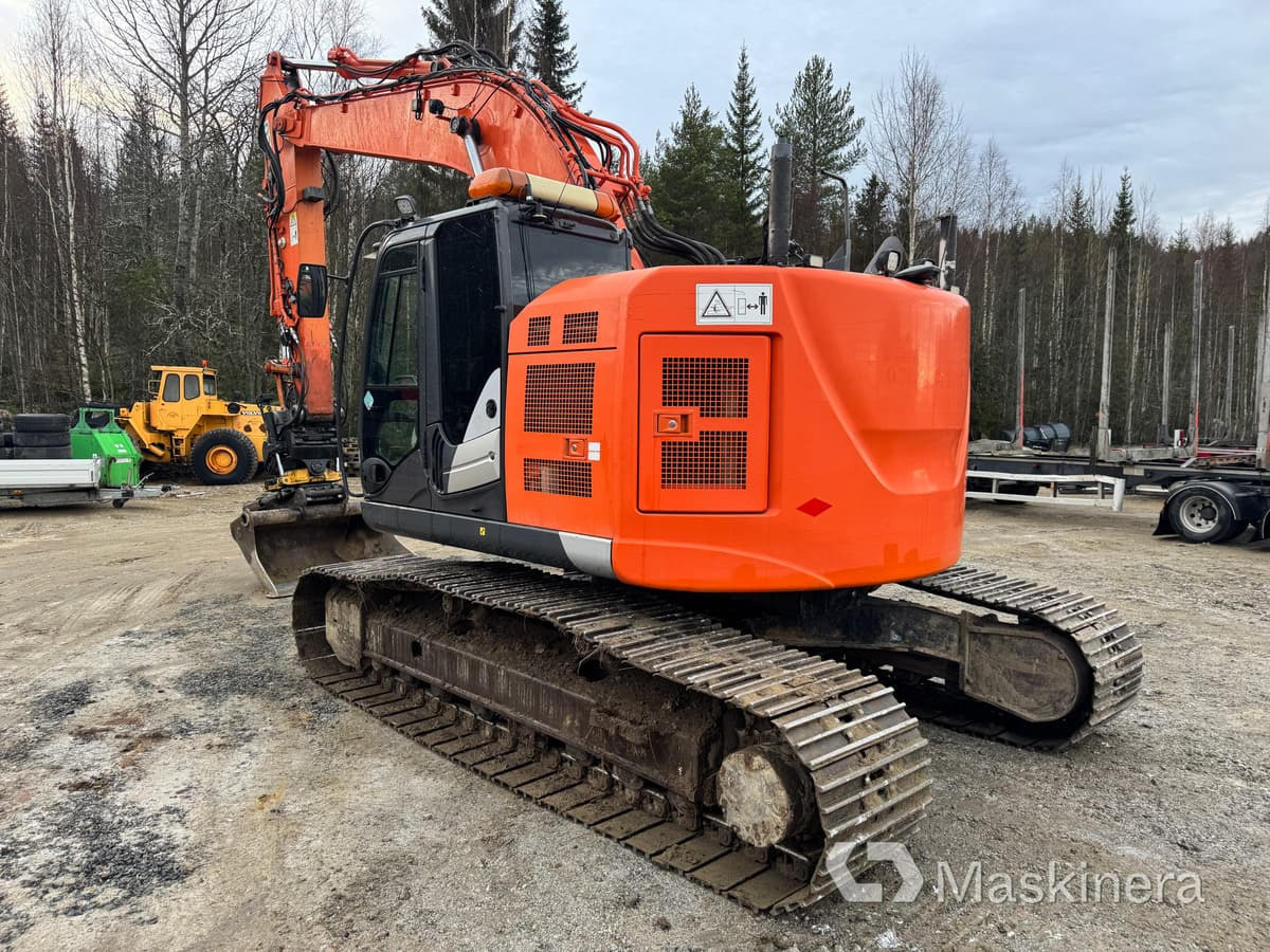 Hitachi ZX 225 USLC-5B Grävmaskin Hitachi ZX225USLC-5B - Гусеничный экскаватор: фото 3 Hitachi ZX 225 USLC-5B Grävmaskin Hitachi ZX225USLC-5B - Гусеничный экскаватор: фото 3