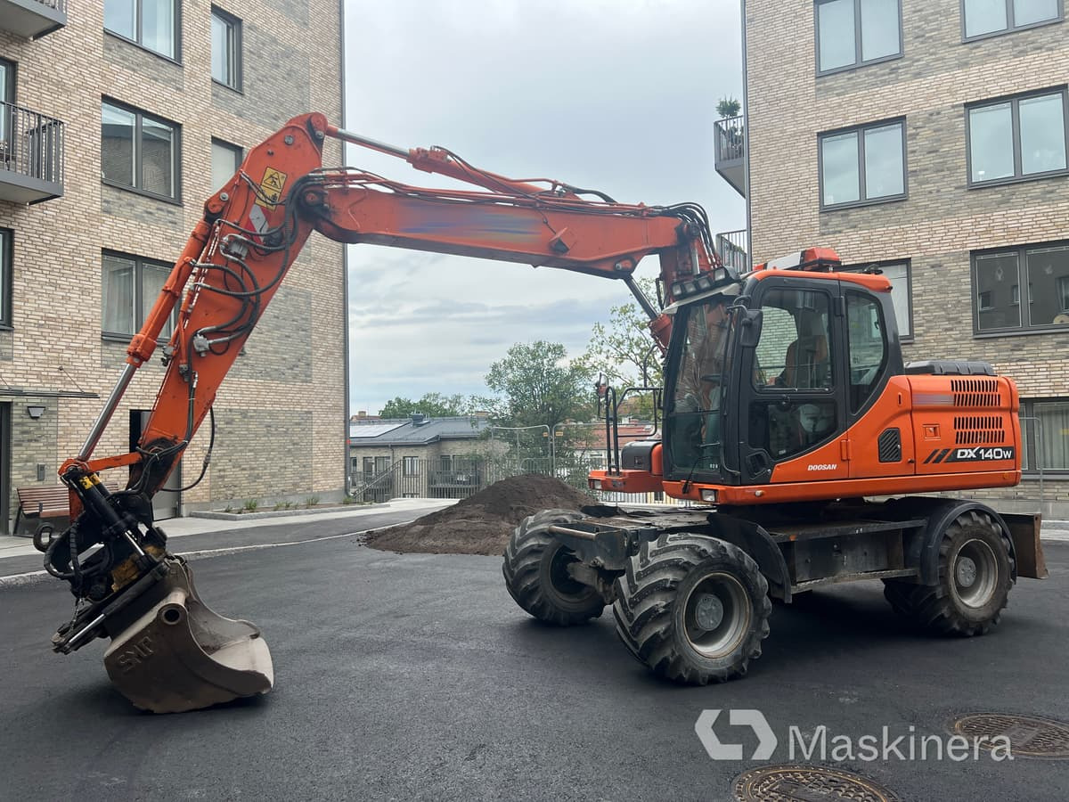 Hjugrävare Doosan DX140-3 - Гусеничный экскаватор: фото 1 Hjugrävare Doosan DX140-3 - Гусеничный экскаватор: фото 1