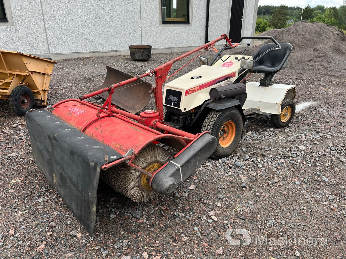 Коммунальная/ Специальная техника Redskapsbärare Belos 284 med redskap: фото 1