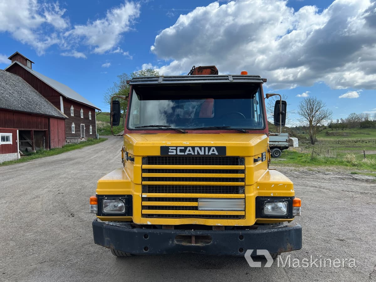 Scania T82HL4X2LS46KK Kran / tippbil Scania 82H - Самосвал, Автоманипулятор: фото 2 Scania T82HL4X2LS46KK Kran / tippbil Scania 82H - Самосвал, Автоманипулятор: фото 2